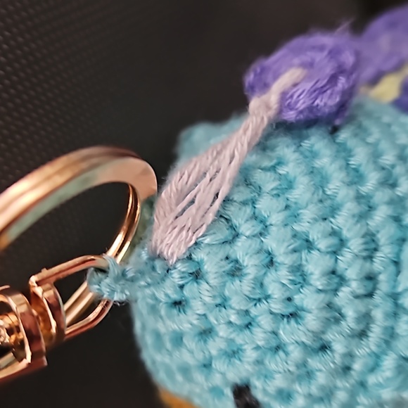 Bamboo Peacock Keychain - Picture 6 of 6